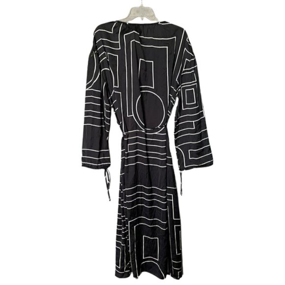 Zara Women's Geometric Button Down Long Black White Satin Robe Kimono Size Large - Picture 2 of 6